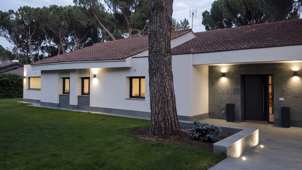 Ampliación y reforma de vivienda en Villanueva de la Cañada — fotografía del proyecto