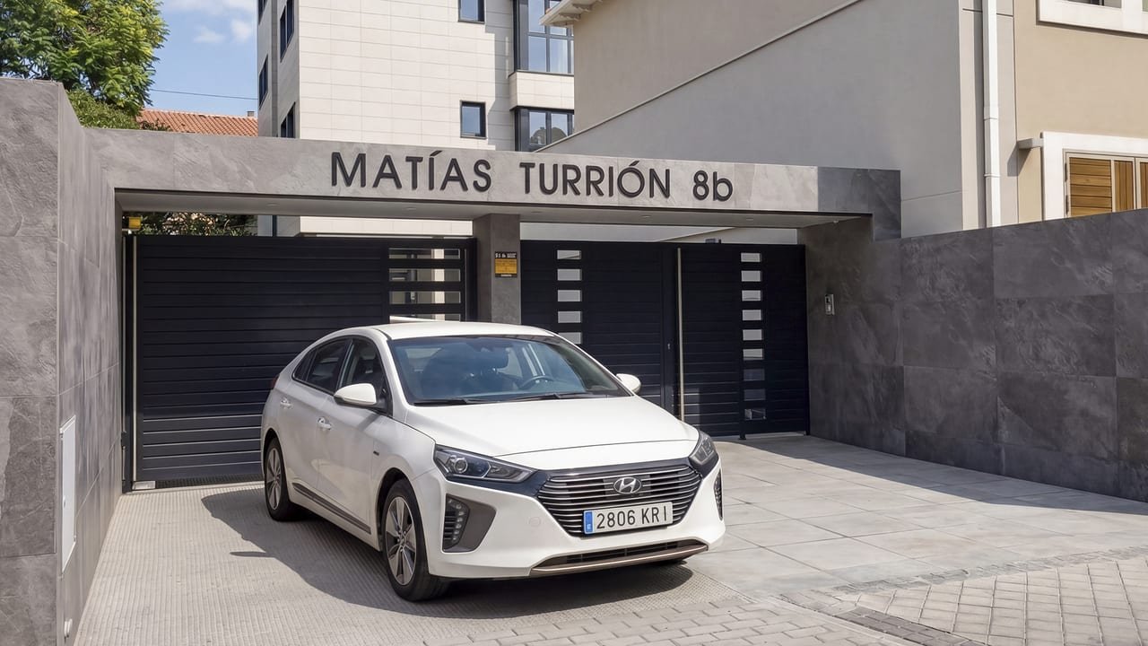 Edificio de 6 apartamentos en Madrid — imagen 2 de 7