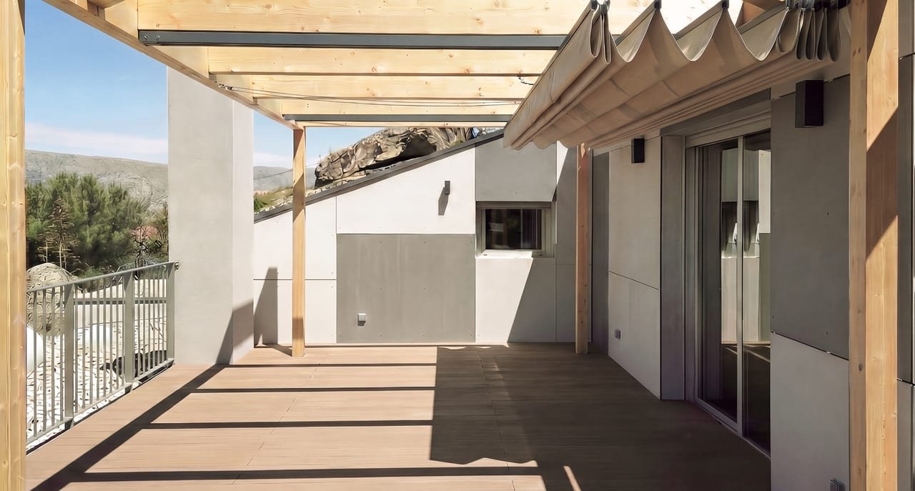 Ampliación y reforma de antigua vivienda en San Bartolomé de Pinares — imagen 9 de 9